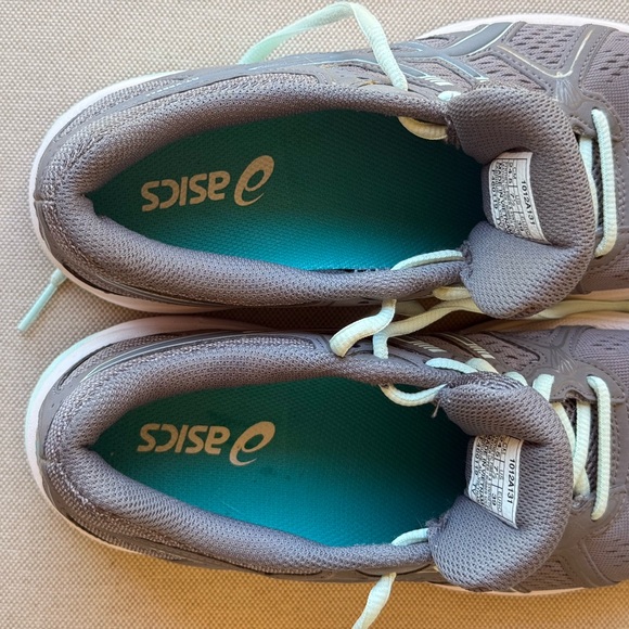 ASICS Women's Gray and Aqua Athletic Shoes EUC - Picture 4 of 8